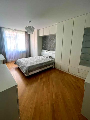 Юлії Здановської вул. (Ломоносова), 73-Ж