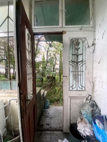 Залізнична, 8