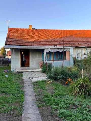 Продаж половини будинку з ділянкою в с. Довге, Дрогобицький р-н!