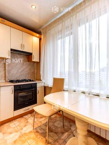 Нескорених вул. (Героїв Праці), 12