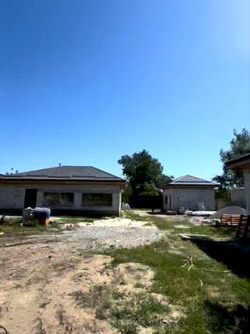 Продається будинок з землею