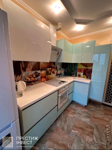 Привокзальна вул., 8