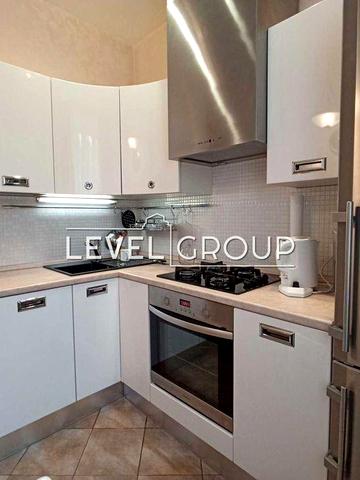 3 кім сталінка на Печерську вул Князів Острозьких (Московська) 37/2