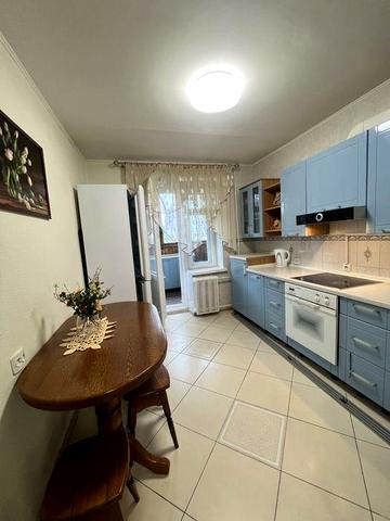 Здам 2 км біля метро Вокзальна, центр, КНУБА