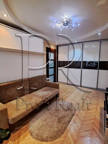 Юлії Здановської вул. (Ломоносова), 30/2