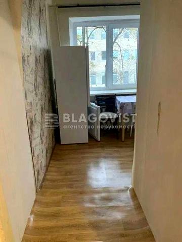 Продаж 2х-тної квартири Виборзька ! метро Шулявка ! Є-відновлення