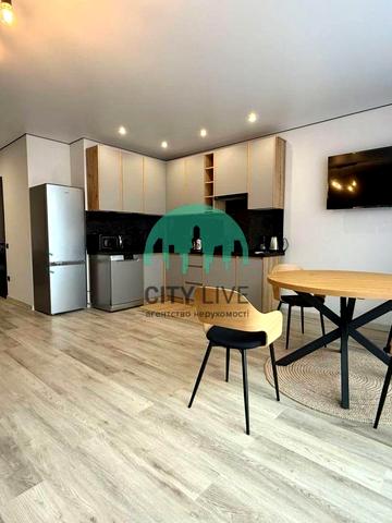 Романа Левицького вул., 4