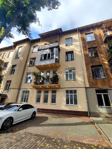 Пироговська вул., 3