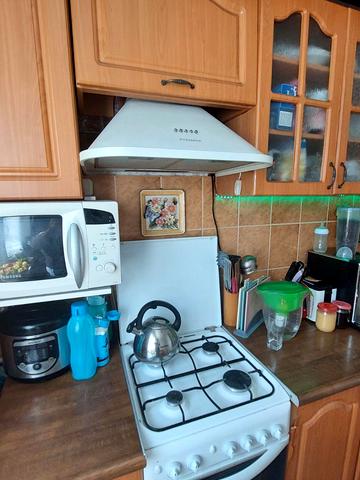 Лазурна вул., 10-Б