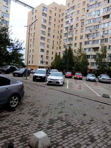 Владислава Бувалкіна вул., 56