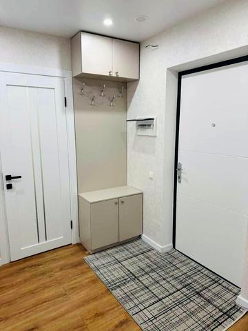 Металургів вул., 35