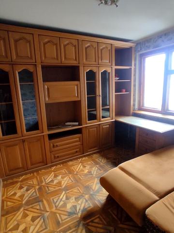 Захисників України вул., 8