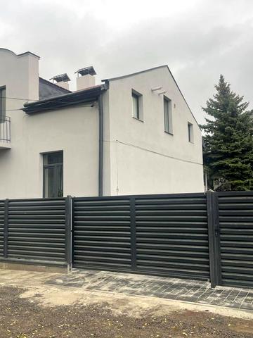 Корсунська вул., 4