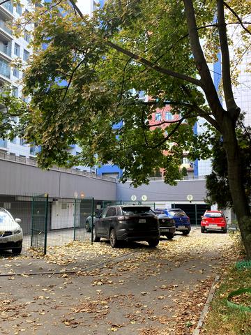 Володимира Моссаковського вул. (Клари Цеткін), 3