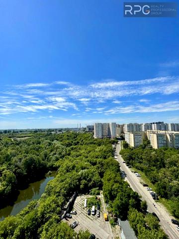 Кадетський Гай вул., 8