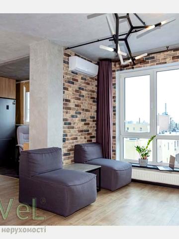 Валерія Лобановського просп. (Червонозоряний), 15/7