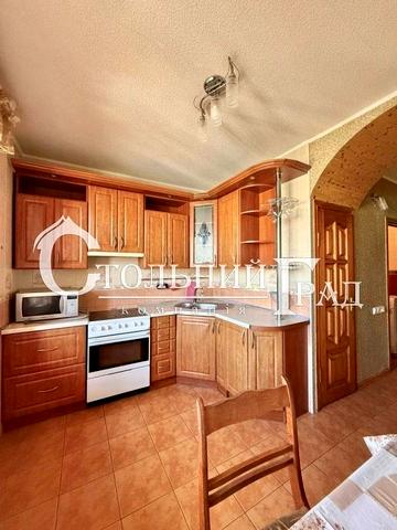 Червоної Калини просп. (Володимира Маяковського), 30