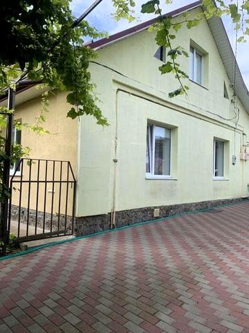 Приватний будинок