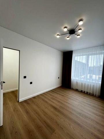 Продам 2-х кімнатну квартиру на Щасливому