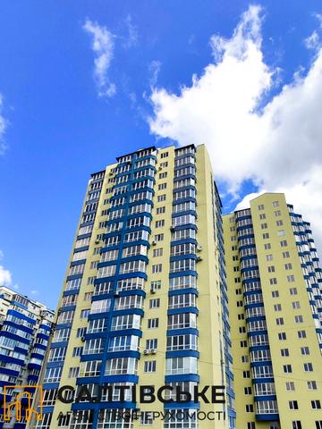 Яни Червоної вул., 11а