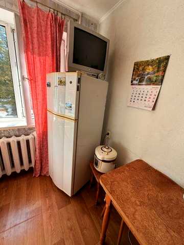 Продам 2 комнатную квартиру 2 этаж  Образцова