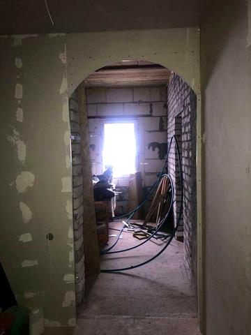 Продам дім. З недоробленим ремонтом