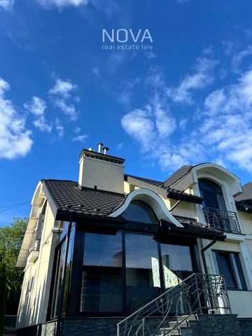 Лесі Українки вул., 4