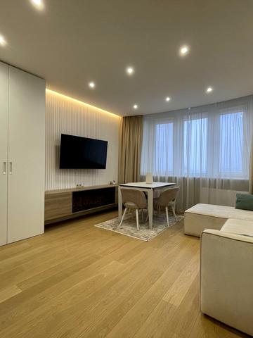 Юрія Пасхаліна вул. (Ілліча), 17