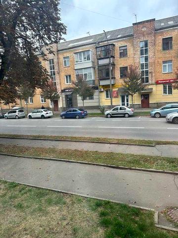 Продається 3х кімнатна квартира в самому центрі Чернігова