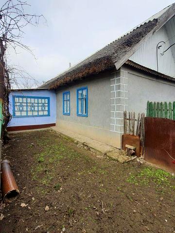 Продам дом  и 25 соток земли.