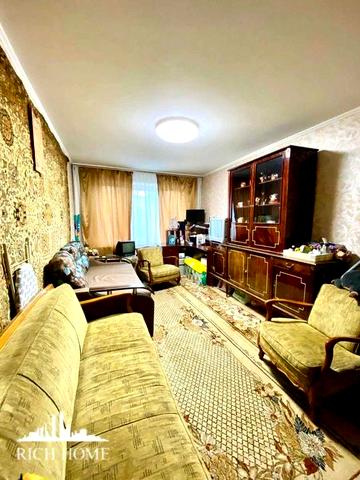 м Дарниця, Соловяненка 4, продаж 3к квартири,не високий поверх !