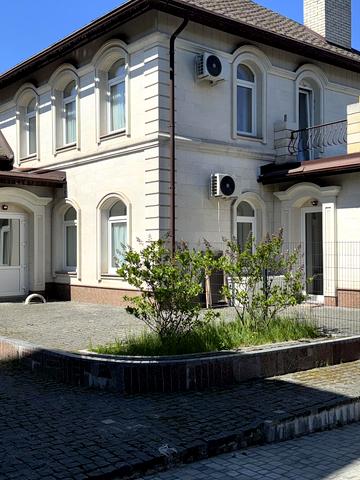 Кишинівська вул., 4