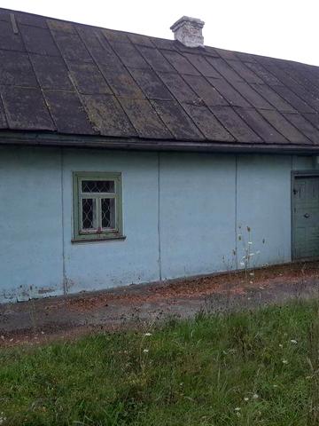 Продається пів будинку в центрі  с. Полянь