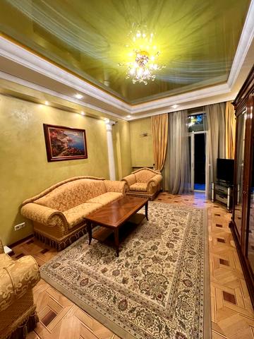 Лонгина Цегельського вул., 10