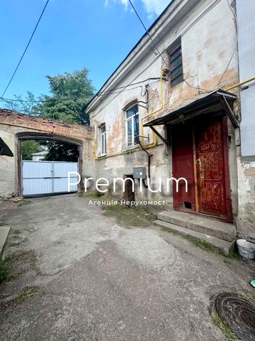 Степана Бандери вул., 18