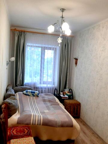 Бесарабська вул., 1