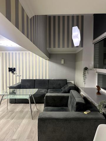 Анни Ахматової вул., 5