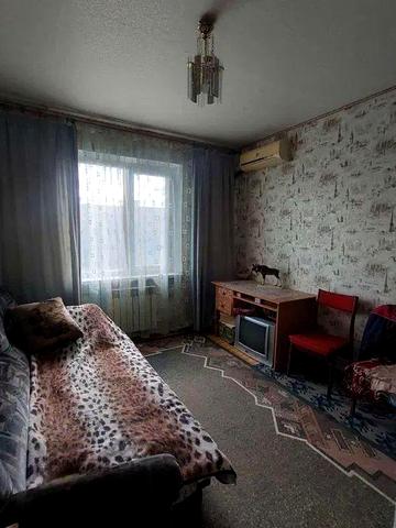 Героїв України вул. (Героїв Сталінграду), 24
