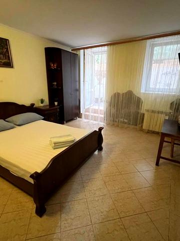 Вознесенський пров., 16