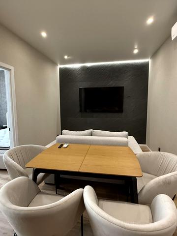 Валерія Самофалова вул. (Каманіна), 16а/2