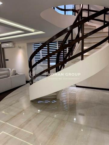 Зарічанська вул., 11