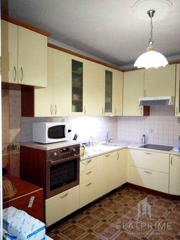 Академіка Єфремова вул. (Командарма Уборевича), 19-А