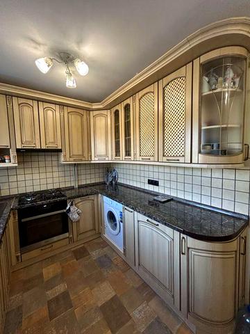 Продається 2 кк+кухня студія