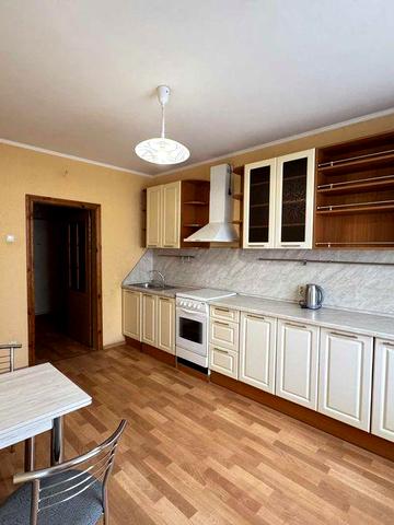 пр. Науки, 54б. 1кімн квартира;  Без комісії для орендаря! Вільна