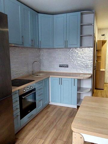 Макіївська вул., 15