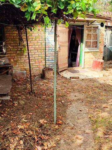 Продається будинок та земельна ділянка 30 соток с.Півні, Фастівськог