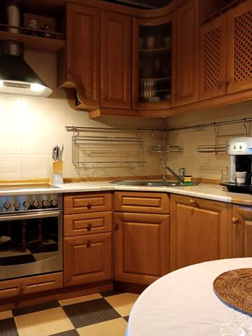 Миколи Ушакова вул., 16