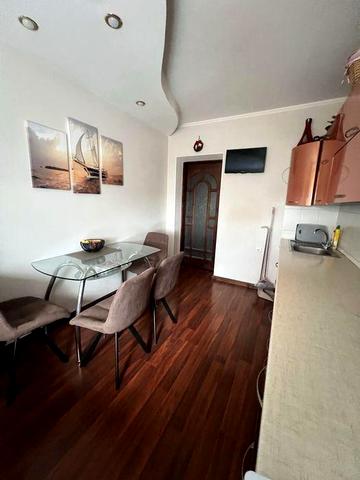 Продається 3-х кімнатна квартира в центрі міста