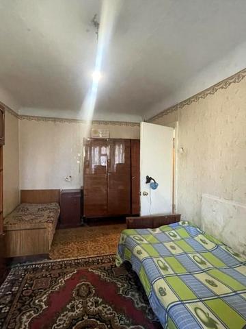 8-ма Поперечна вул., 1