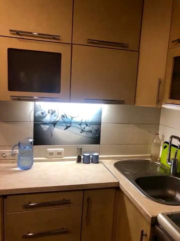 Радистів вул., 4